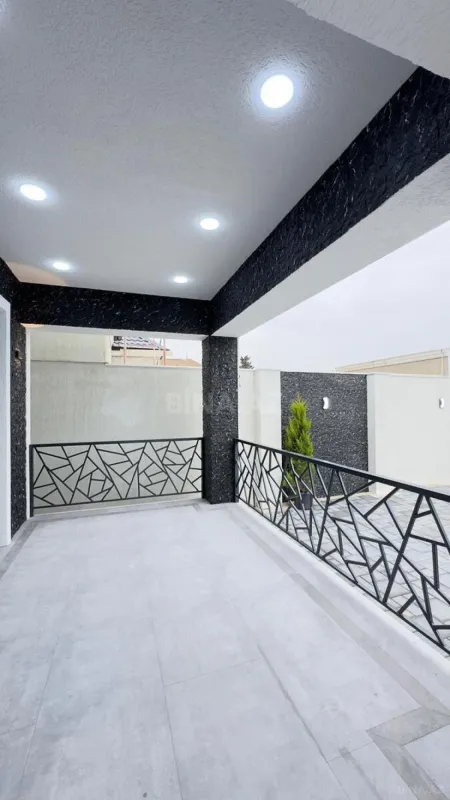 Satılır 4 otaqlı həyət evi 180 m²