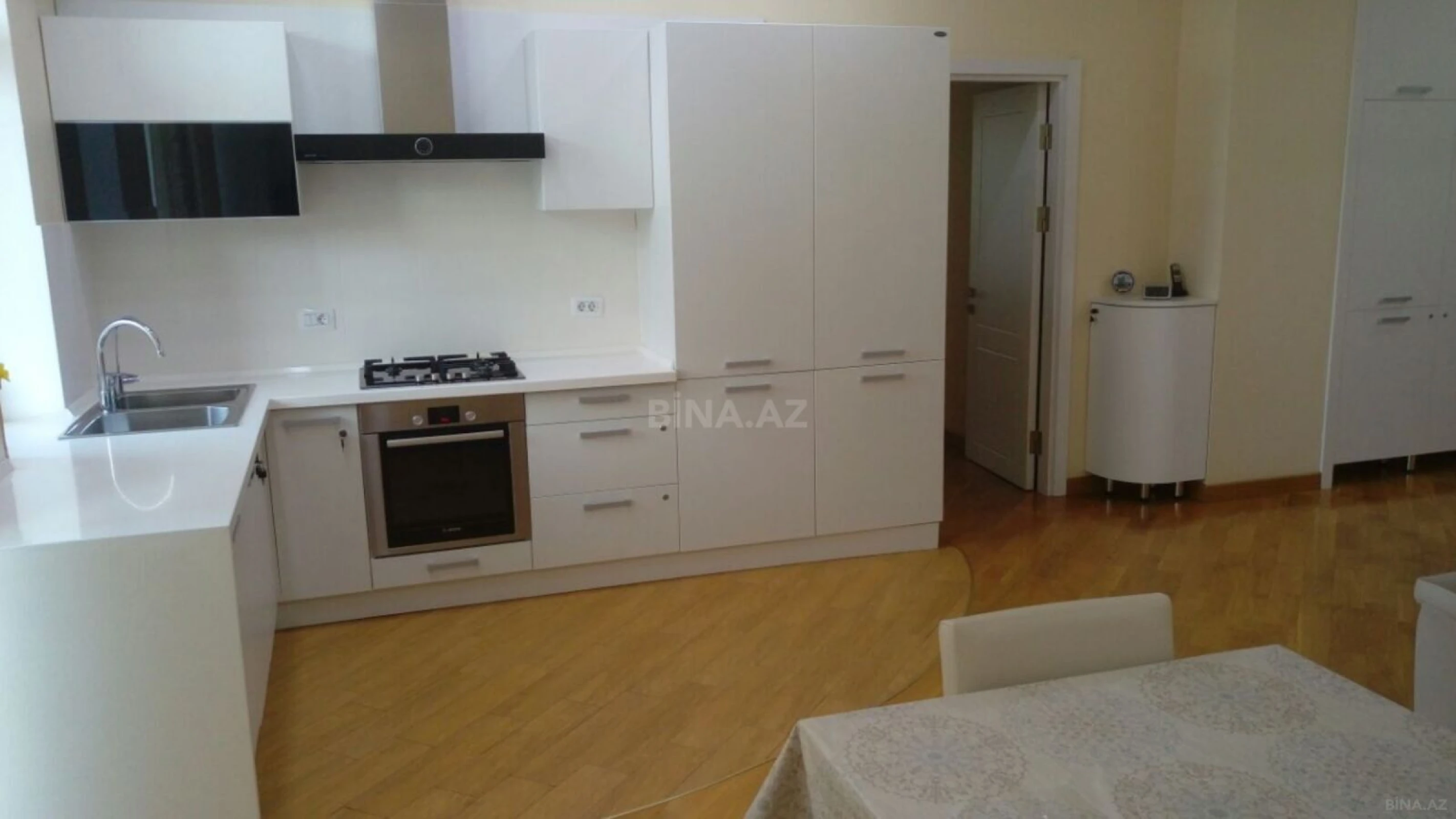Kirayə verilir 3 otaqlı mənzil 120 m²