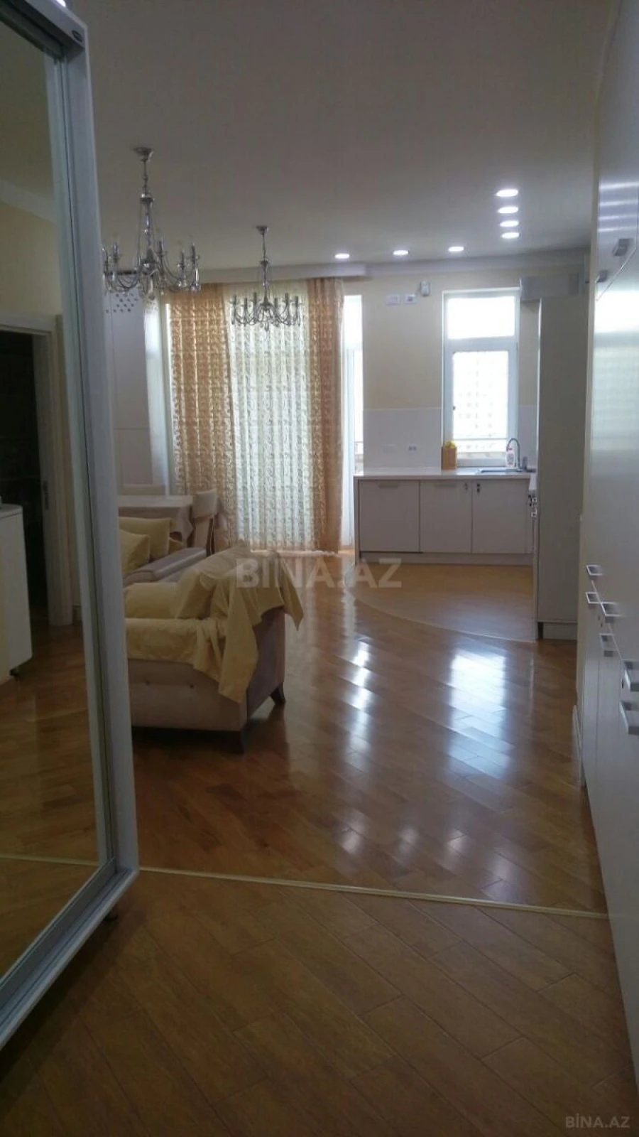 Kirayə verilir 3 otaqlı mənzil 120 m²