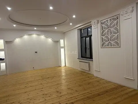 Satılır 9 otaqlı həyət evi 330 m²