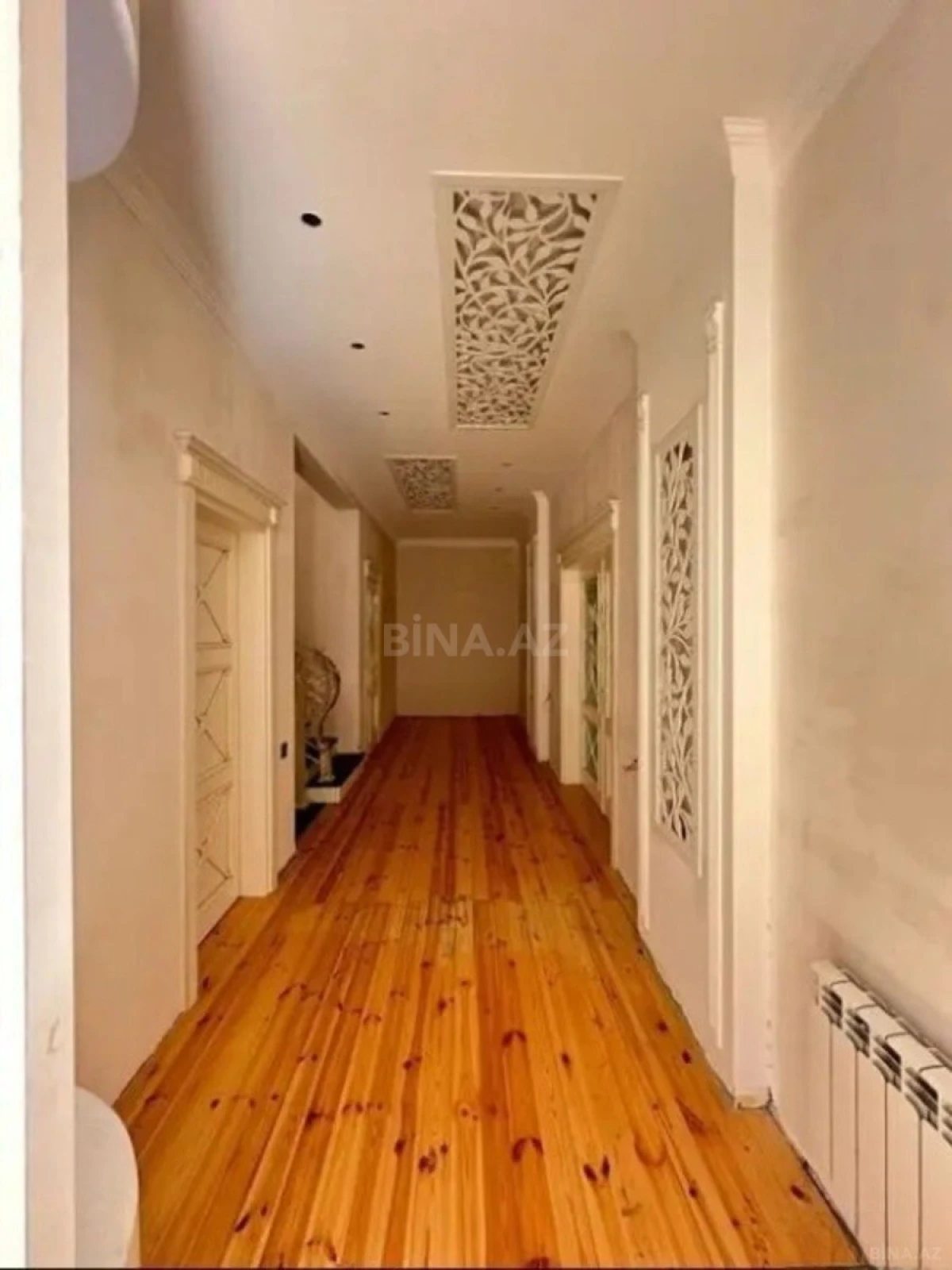 Satılır 9 otaqlı həyət evi 330 m²