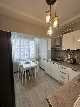 Kirayə verilir 2 otaqlı mənzil 65 m²