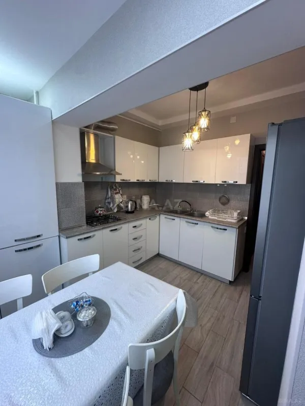 Kirayə verilir 2 otaqlı mənzil 65 m²
