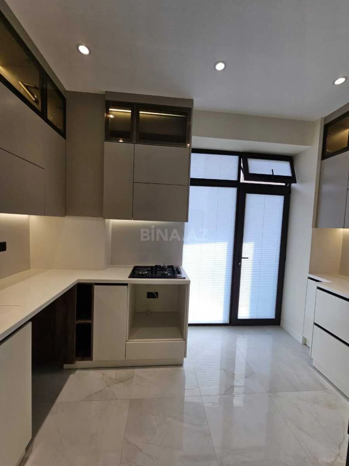 Satılır 3 otaqlı mənzil 103 m²