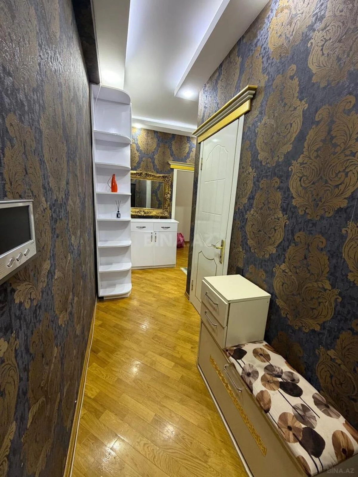 Kirayə verilir 2 otaqlı mənzil 67 m²