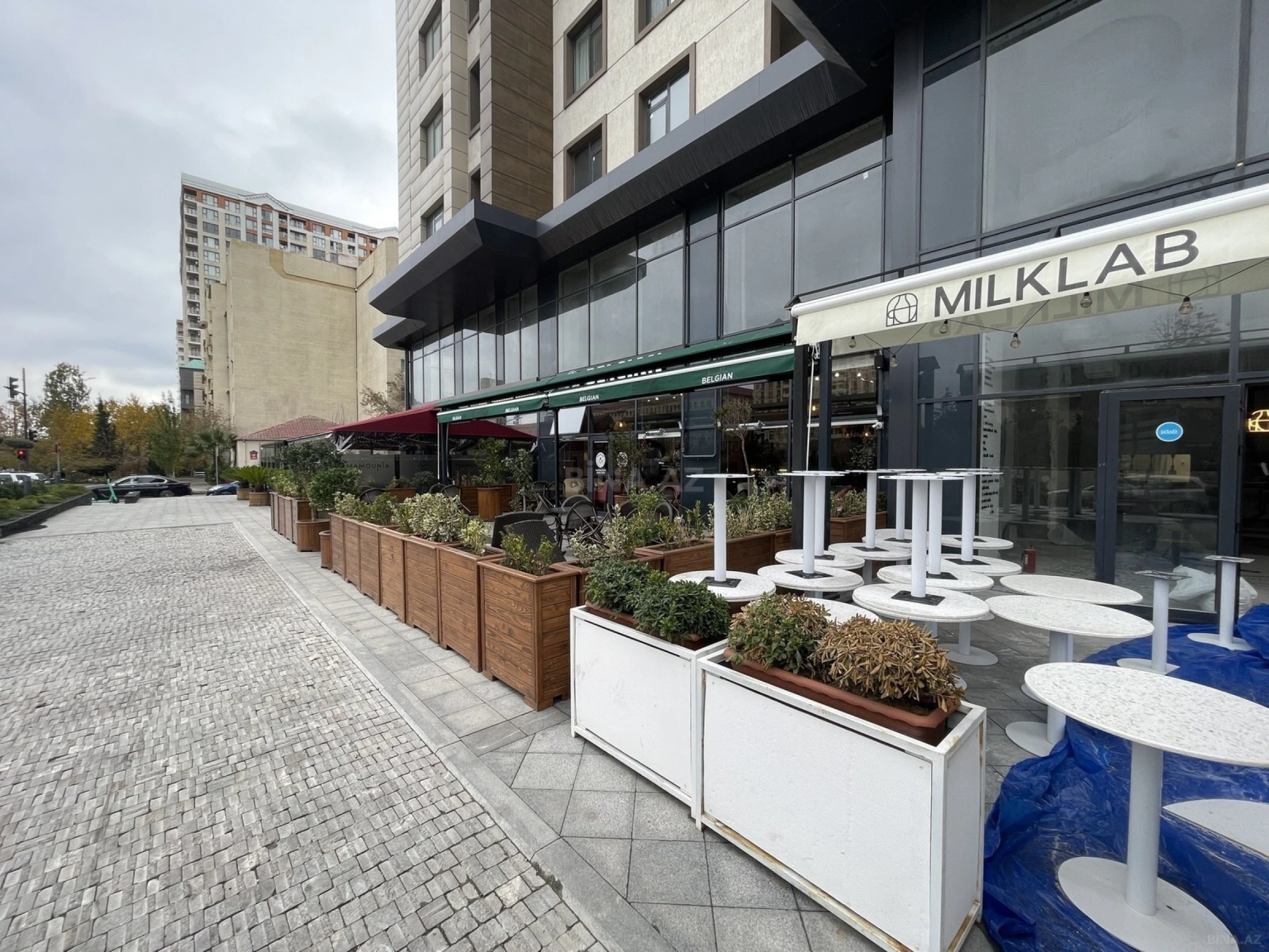 Satılır 2 otaqlı mənzil 76.5 m²