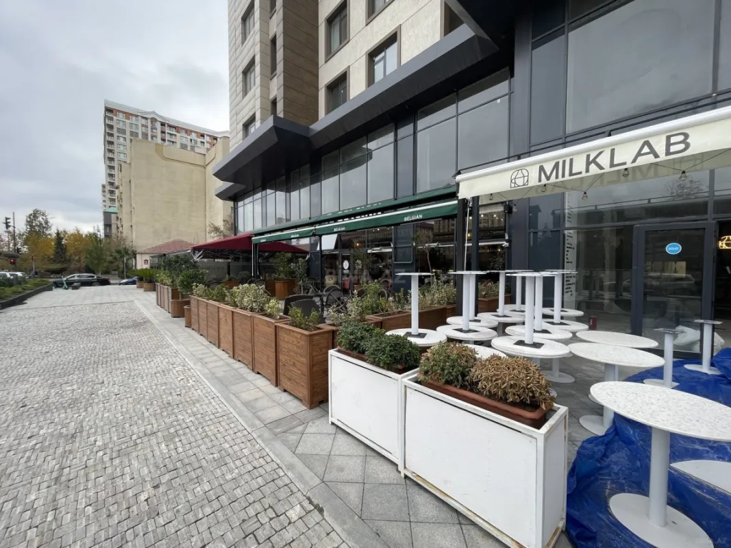Satılır 2 otaqlı mənzil 76.5 m²