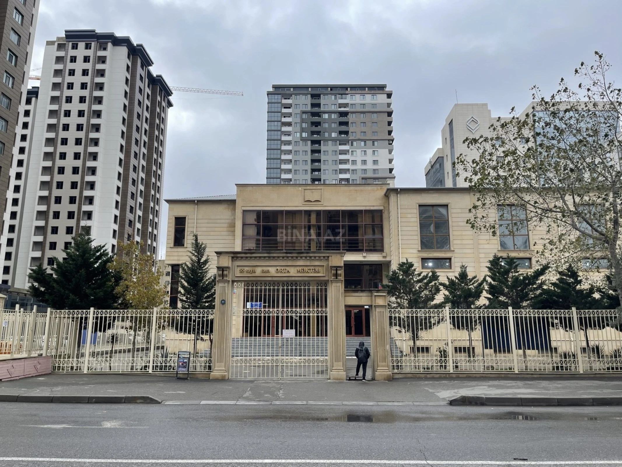 Satılır 2 otaqlı mənzil 76.5 m²