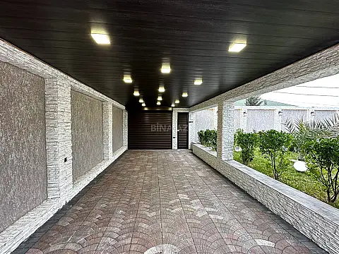 Satılır 5 otaqlı həyət evi 250 m²