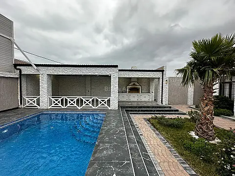 Satılır 5 otaqlı həyət evi 250 m²