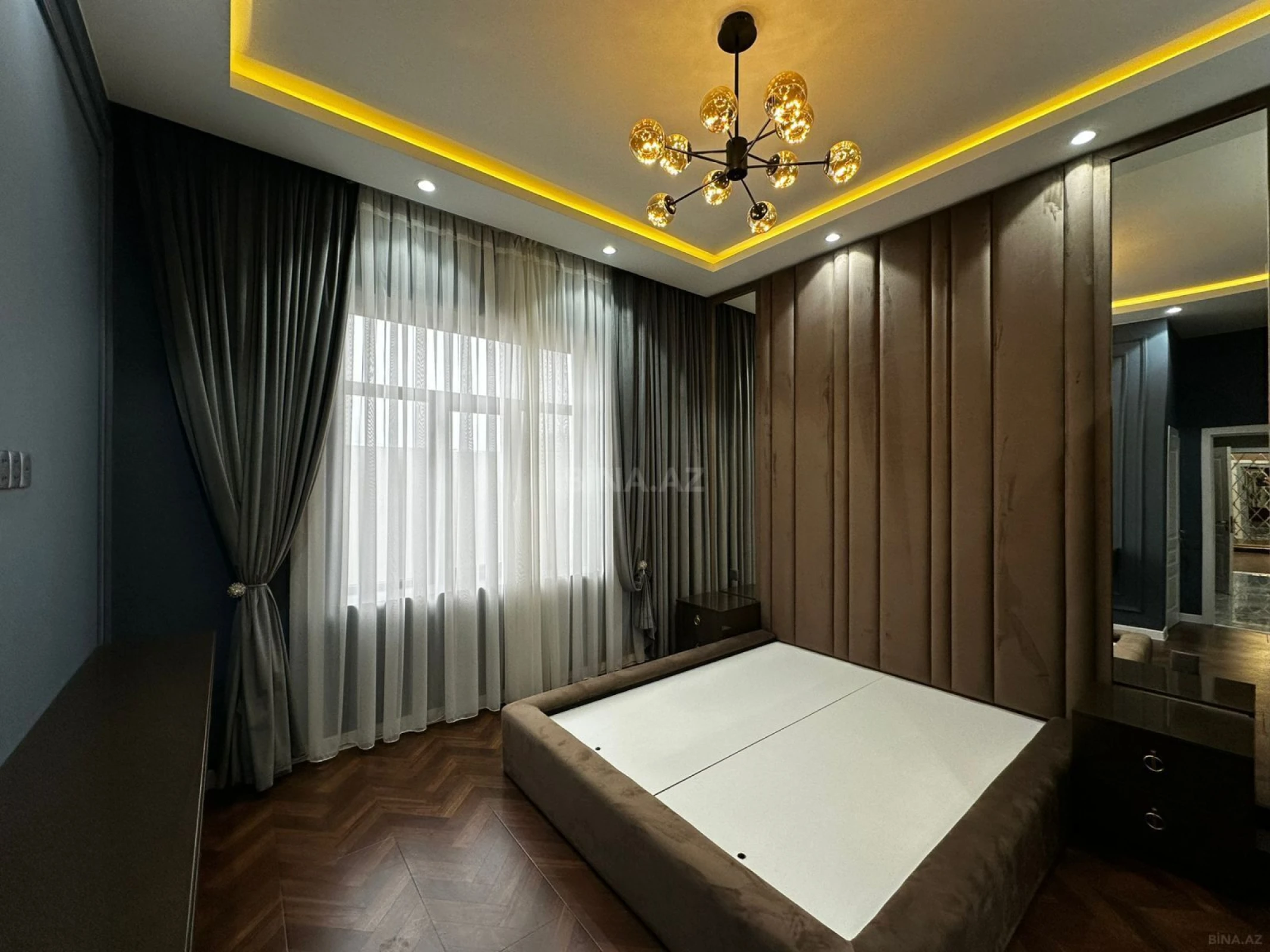 Satılır 5 otaqlı həyət evi 250 m²