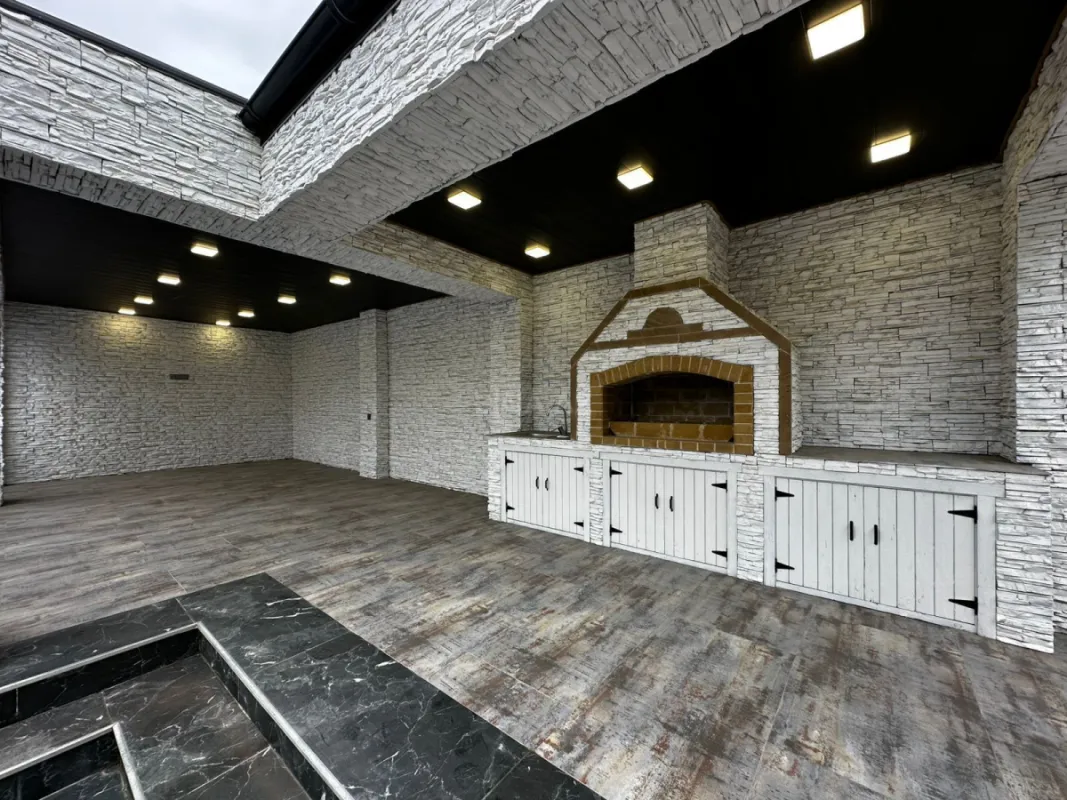 Satılır 5 otaqlı həyət evi 250 m²