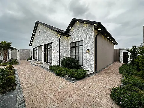 Satılır 5 otaqlı həyət evi 250 m²