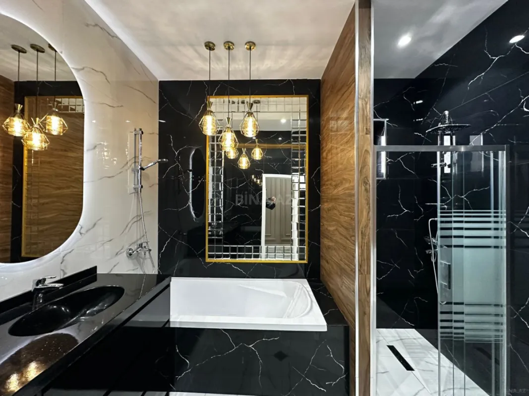 Satılır 5 otaqlı həyət evi 250 m²