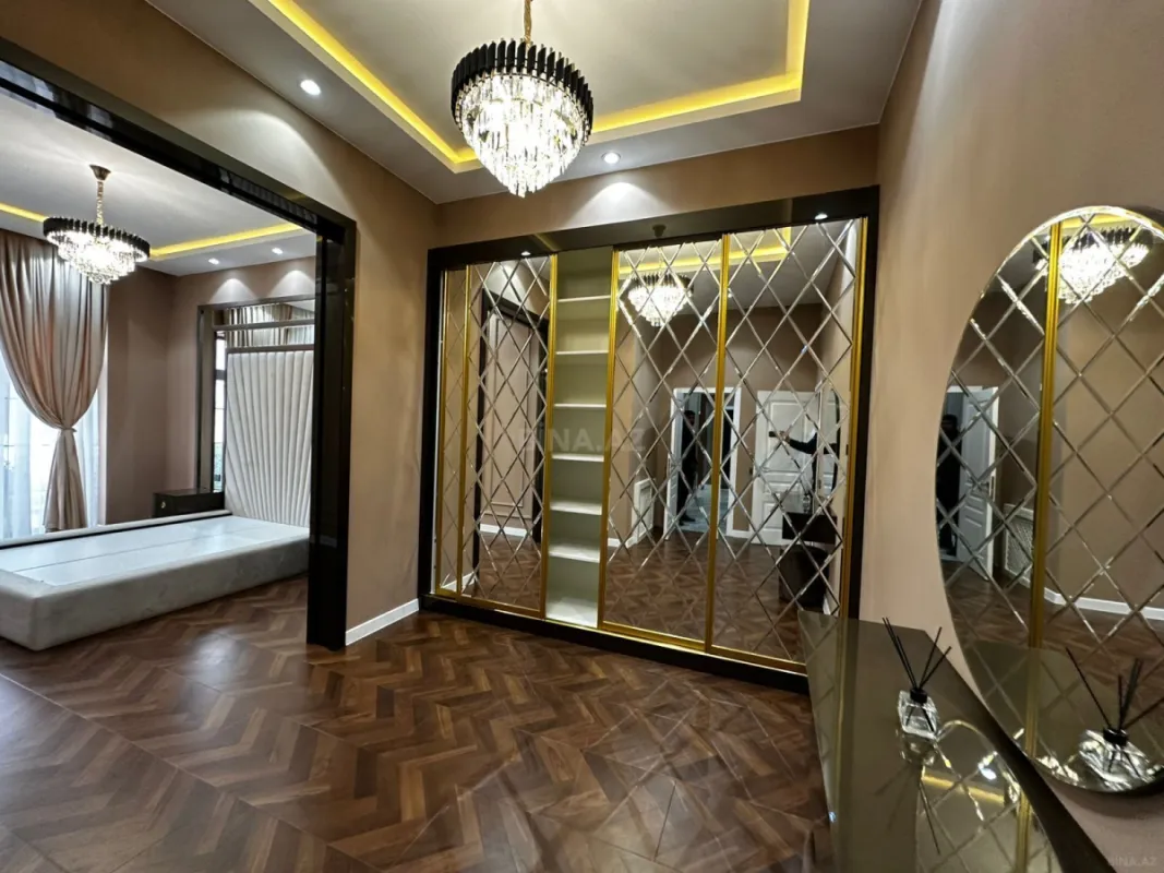 Satılır 5 otaqlı həyət evi 250 m²