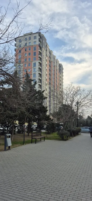 Satılır 2 otaqlı mənzil 76.7 m²