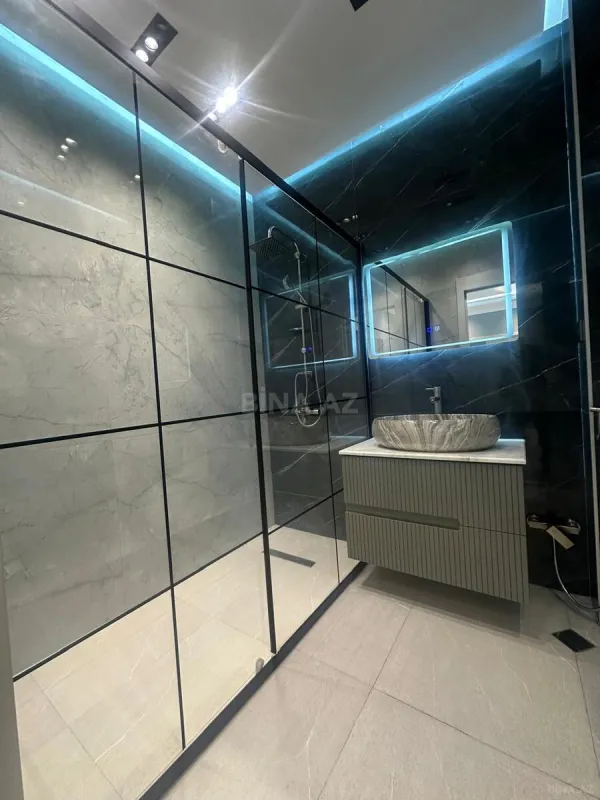 Kirayə verilir 2 otaqlı mənzil 106 m²