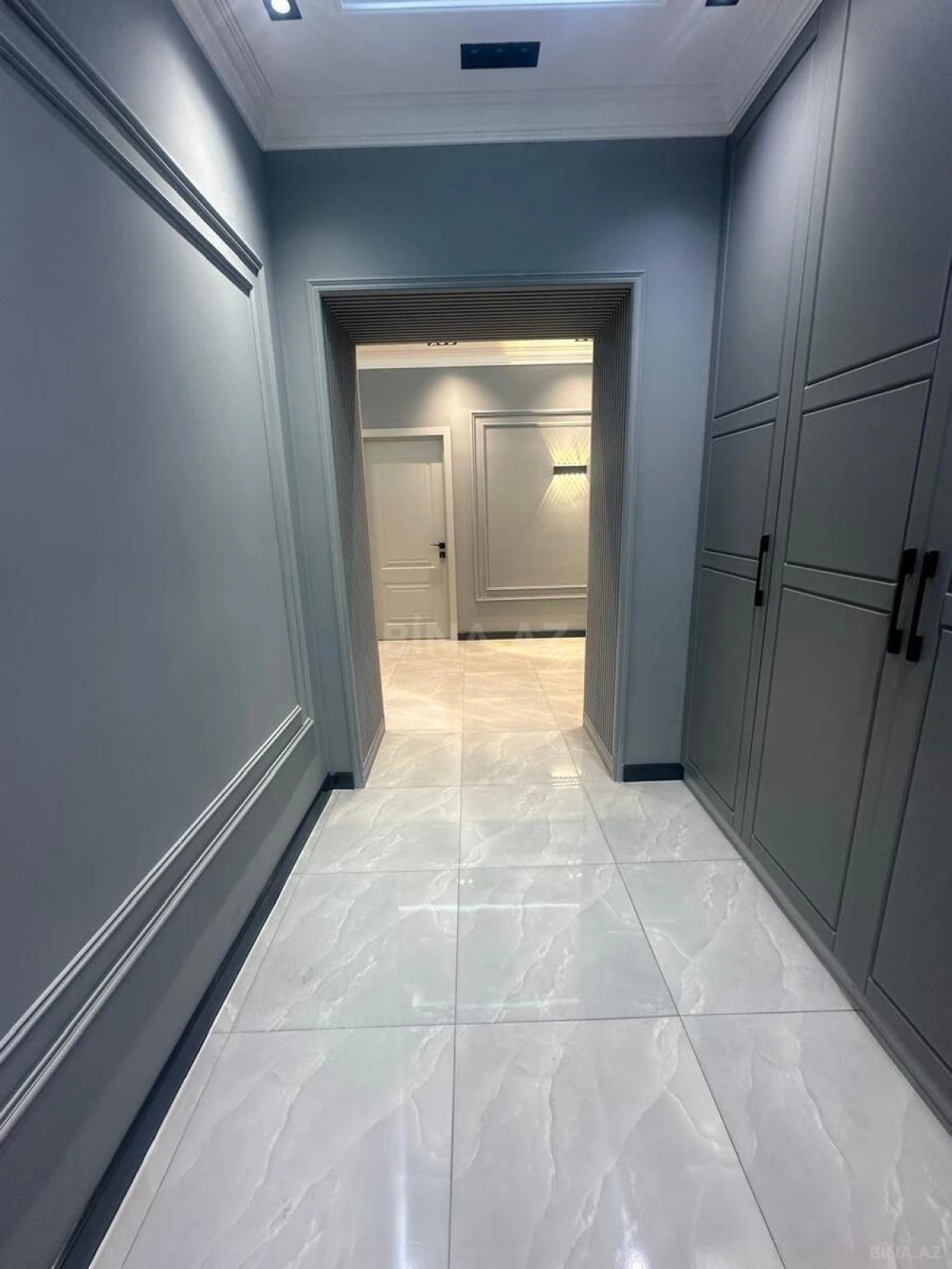 Kirayə verilir 2 otaqlı mənzil 106 m²