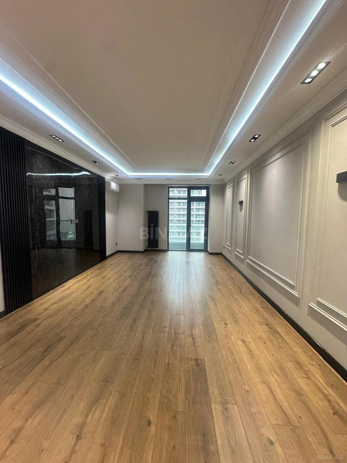 Kirayə verilir 2 otaqlı mənzil 106 m²