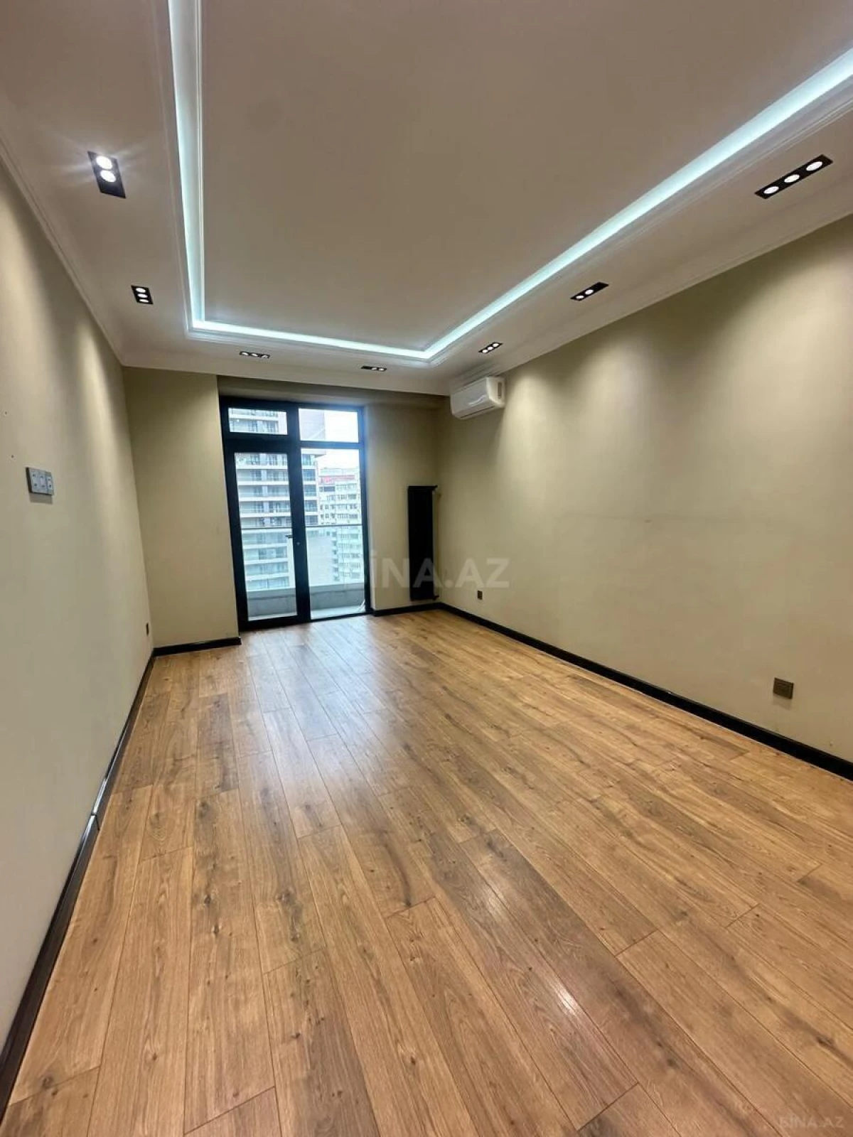 Kirayə verilir 2 otaqlı mənzil 106 m²