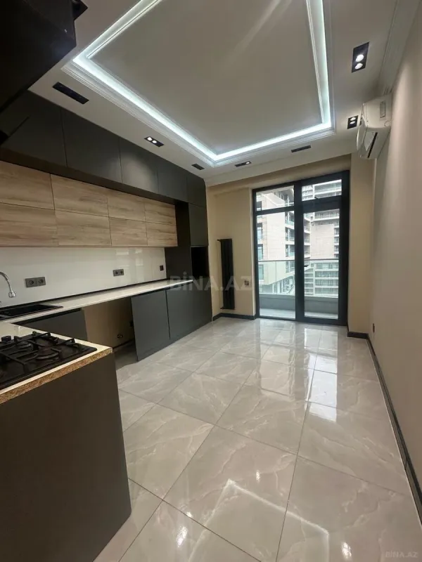 Kirayə verilir 2 otaqlı mənzil 106 m²