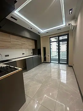 Kirayə verilir 2 otaqlı mənzil 106 m²