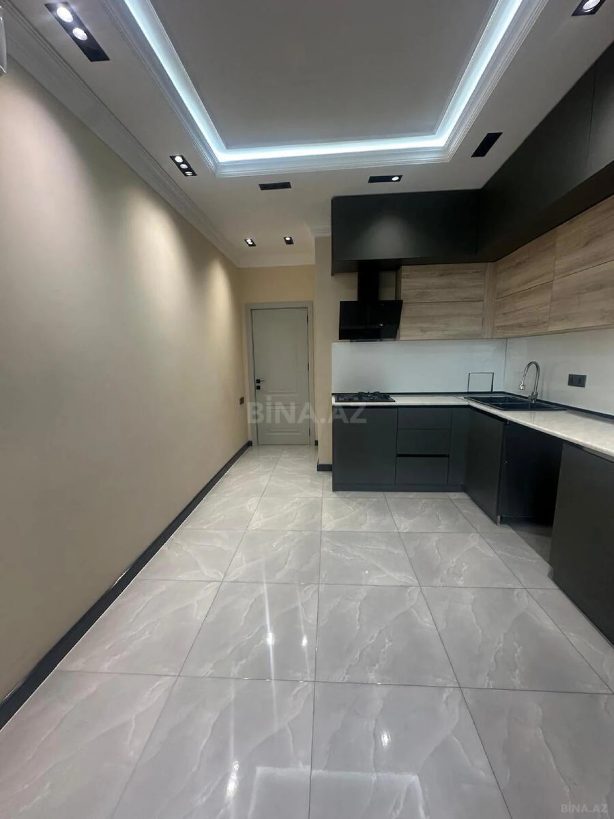 Kirayə verilir 2 otaqlı mənzil 106 m²