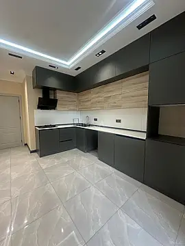 Kirayə verilir 2 otaqlı mənzil 106 m²