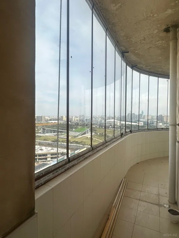 Kirayə verilir 4 otaqlı mənzil 220 m²