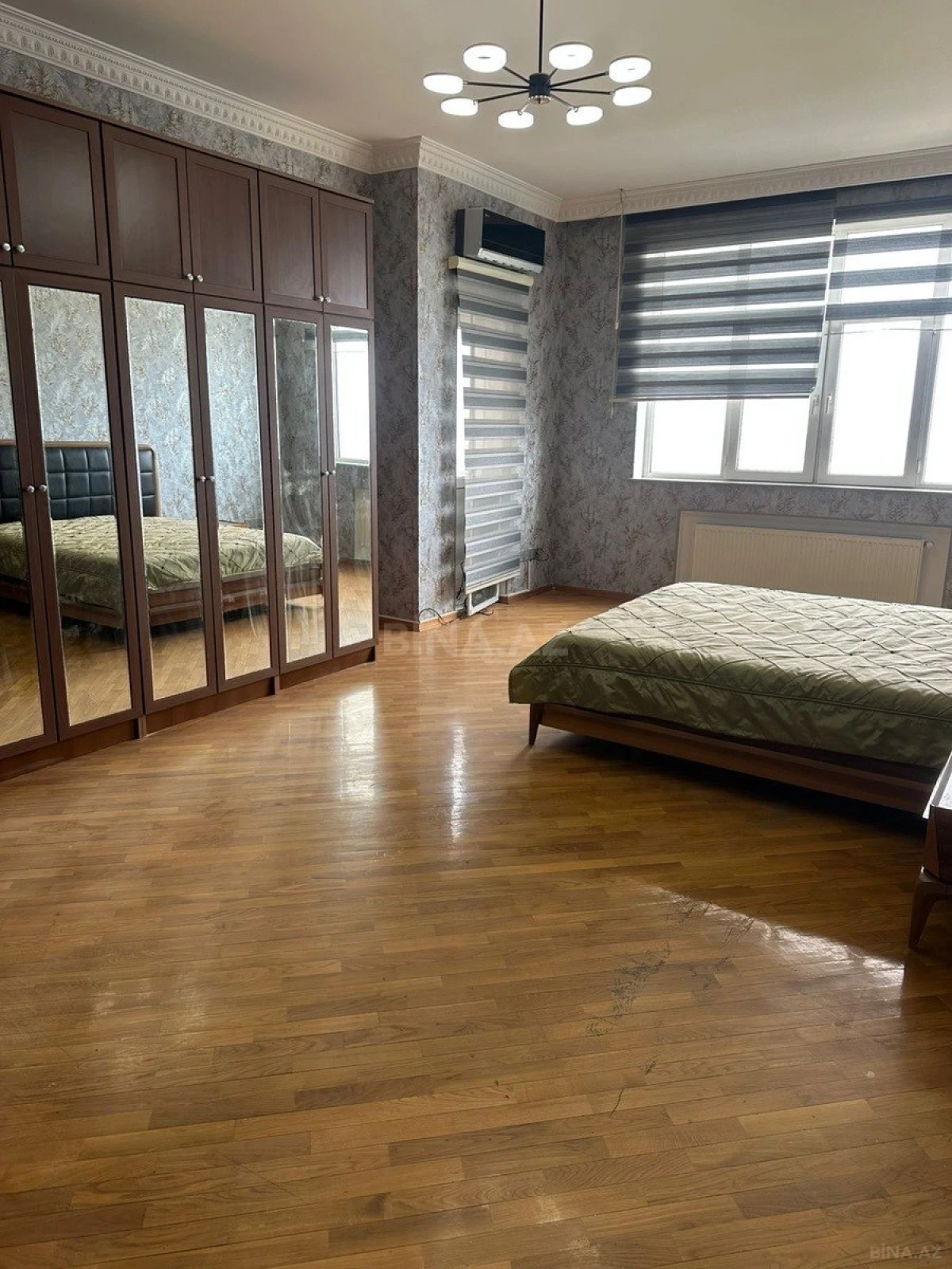 Kirayə verilir 4 otaqlı mənzil 220 m²