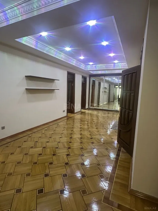Kirayə verilir 4 otaqlı mənzil 220 m²