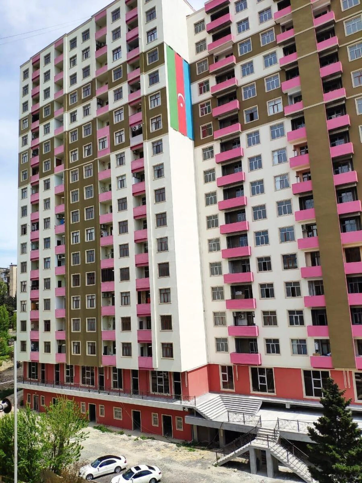 Satılır 2 otaqlı mənzil 71 m²