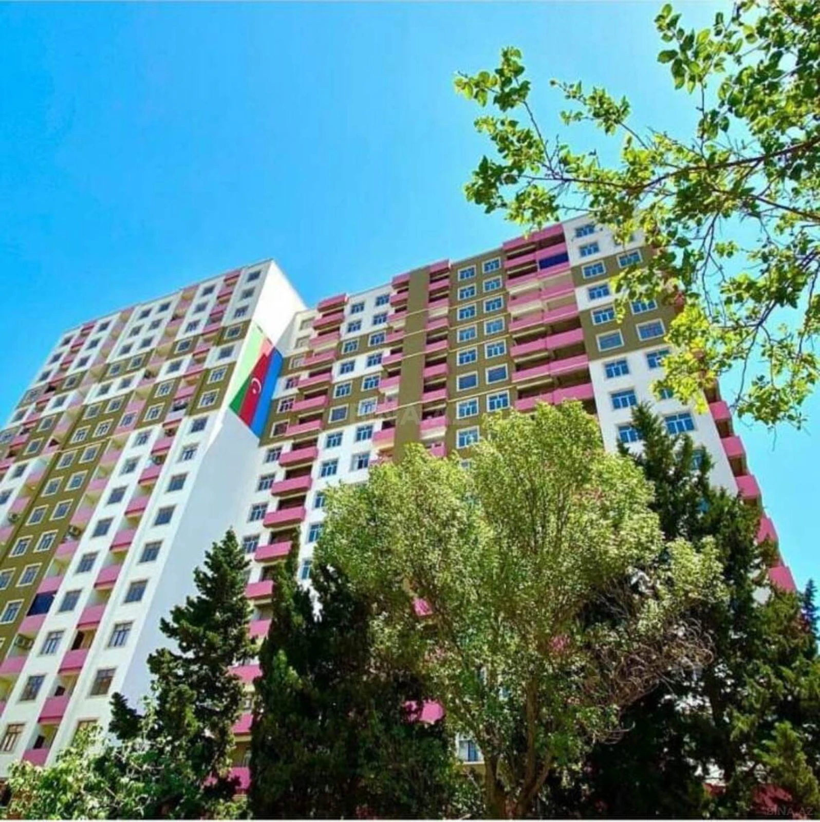 Satılır 2 otaqlı mənzil 71 m²