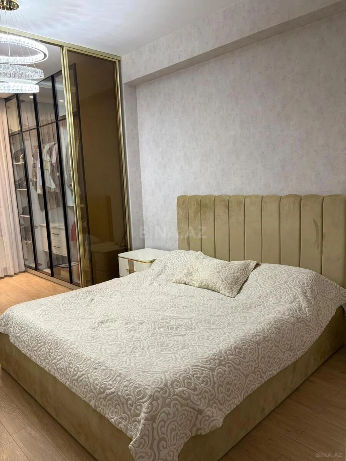 Satılır 2 otaqlı mənzil 96 m²