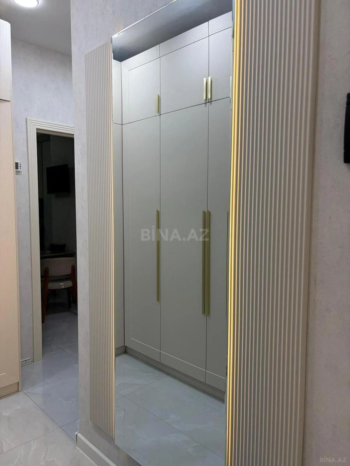 Satılır 2 otaqlı mənzil 96 m²