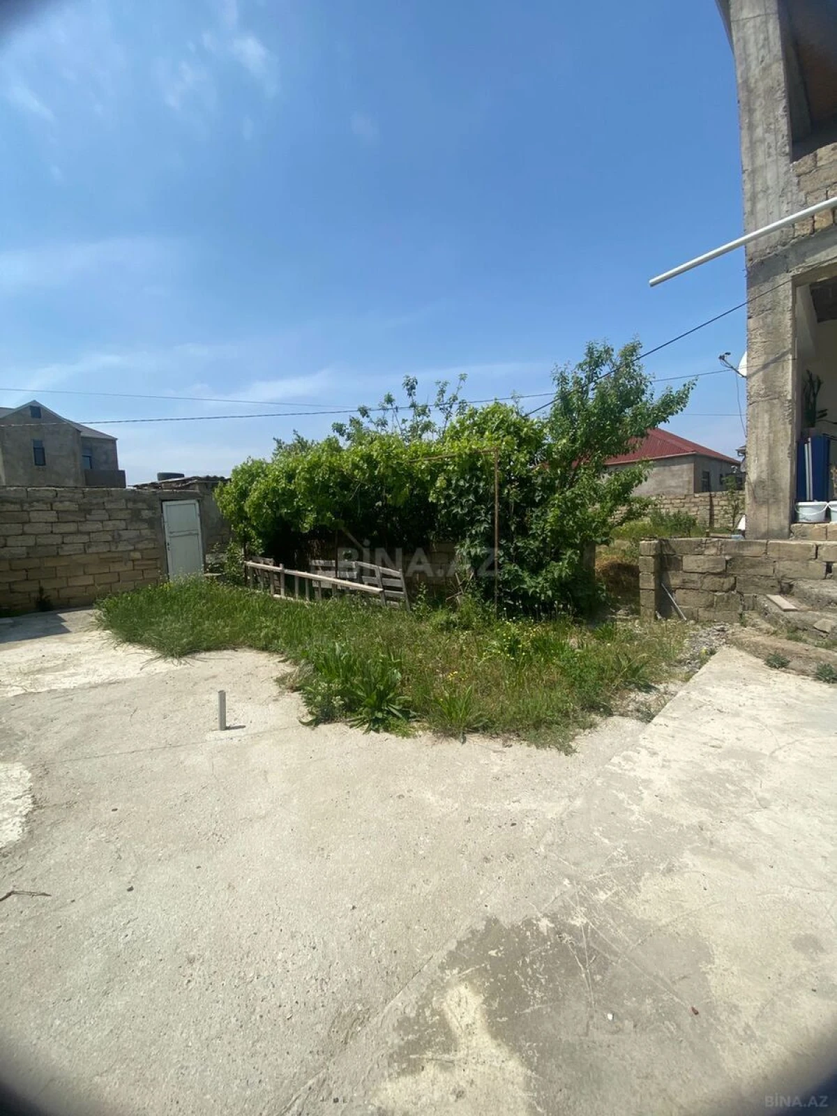 Satılır 8 otaqlı həyət evi 500 m²