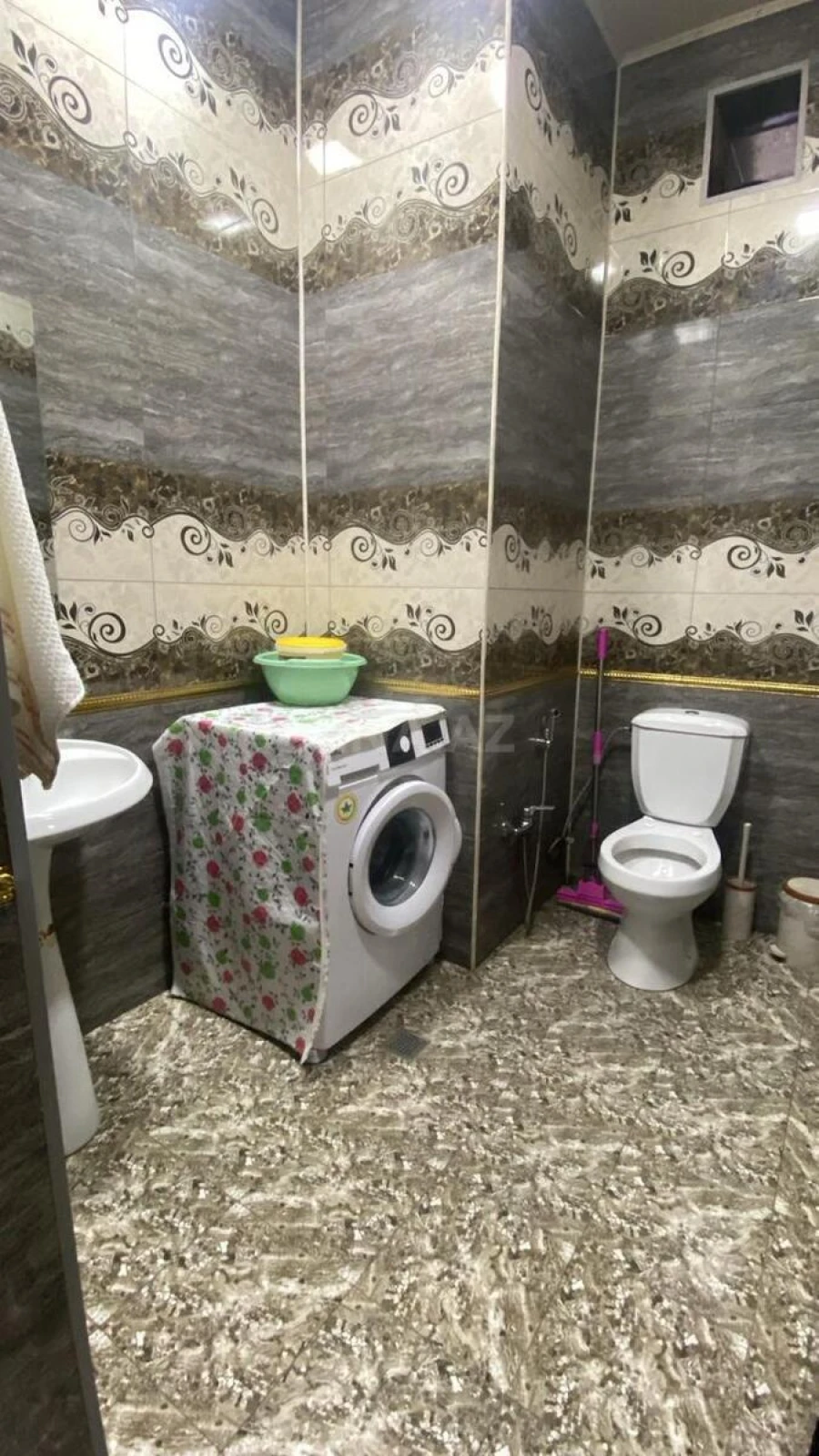 Satılır 8 otaqlı həyət evi 500 m²