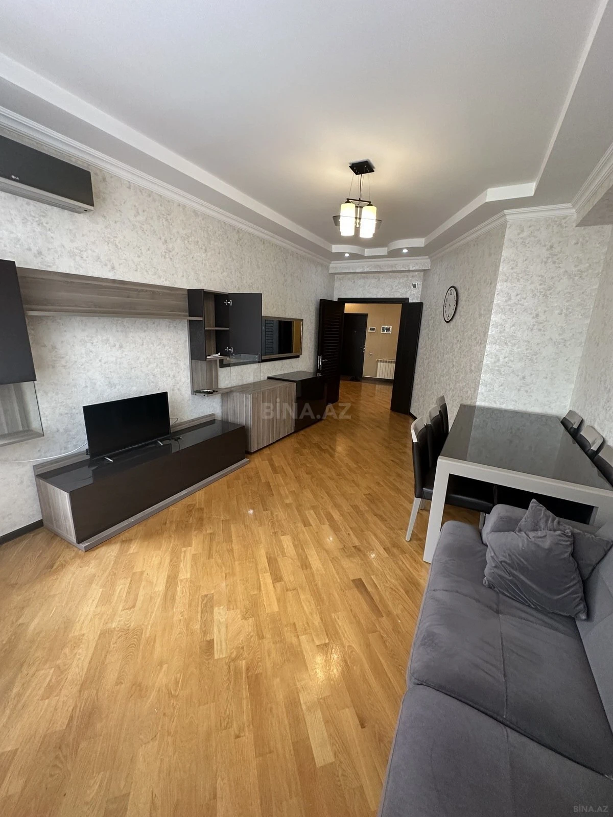 Kirayə verilir 2 otaqlı mənzil 87 m²