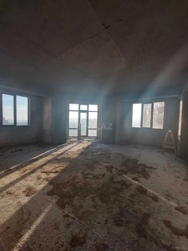 Satılır 4 otaqlı mənzil 160 m²