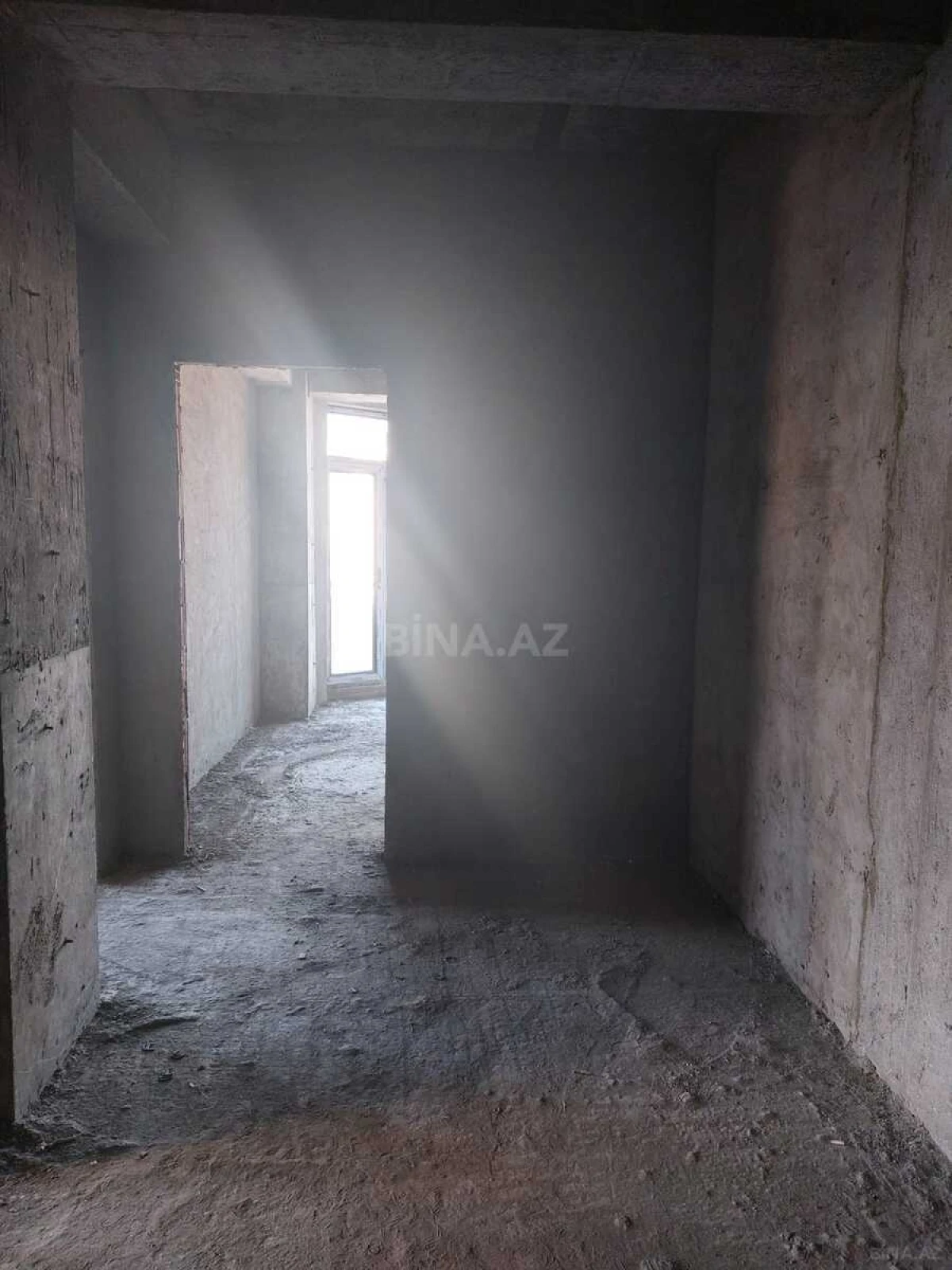 Satılır 4 otaqlı mənzil 160 m²