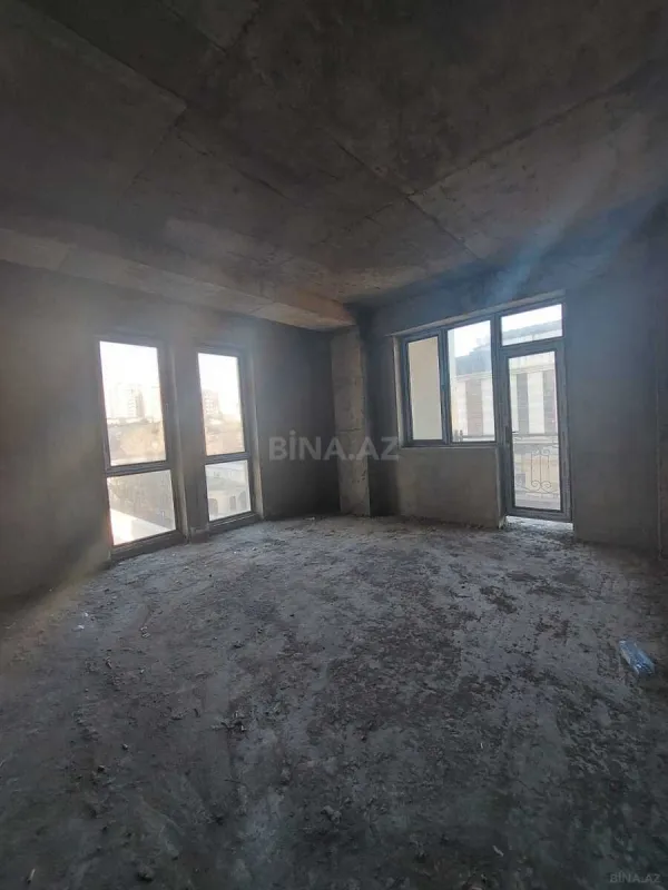 Satılır 4 otaqlı mənzil 160 m²