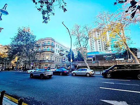 Satılır 4 otaqlı mənzil 234 m² — Bakı, Sahil qəs. 4 otaq 234.00 m²