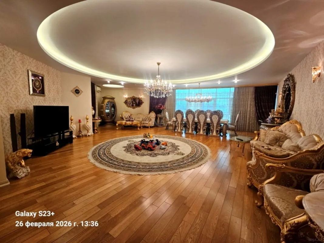 Satılır 4 otaqlı mənzil 234 m²
