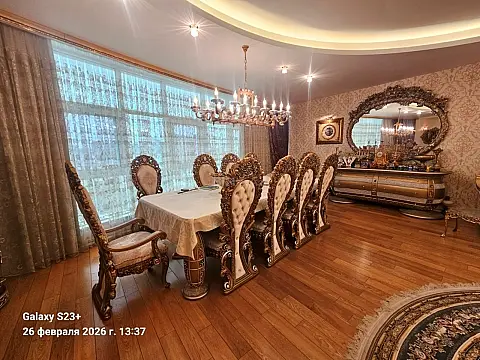 Satılır 4 otaqlı mənzil 234 m²