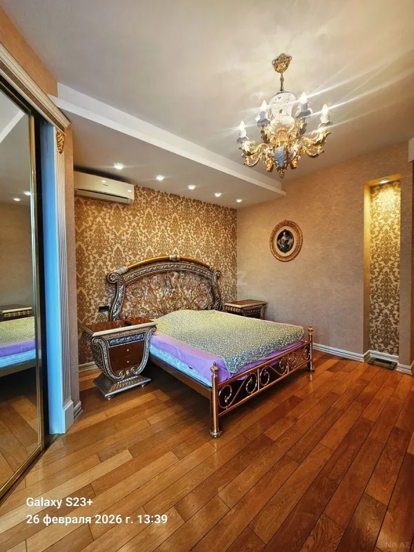 Satılır 4 otaqlı mənzil 234 m²