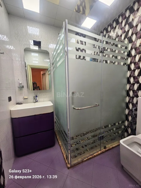 Satılır 4 otaqlı mənzil 234 m²