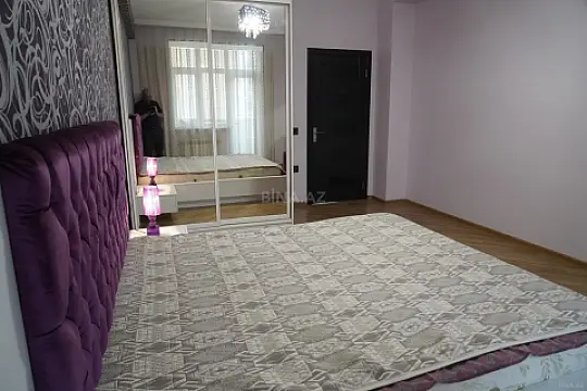 Kirayə verilir 2 otaqlı mənzil 65 m²