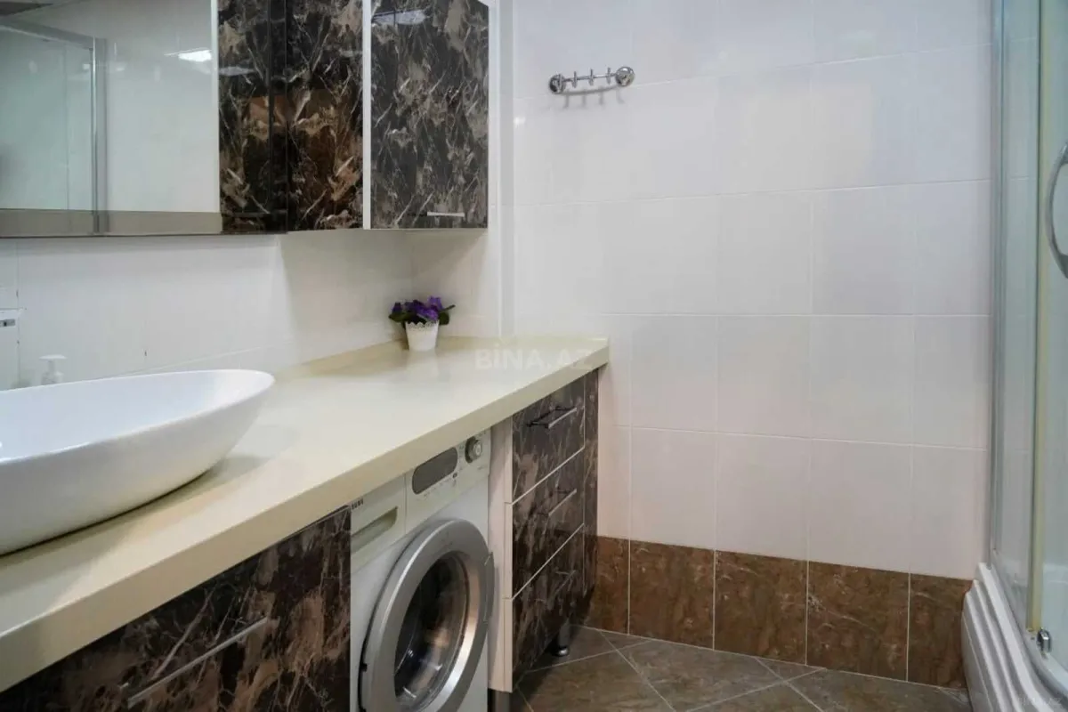 Kirayə verilir 2 otaqlı mənzil 65 m²
