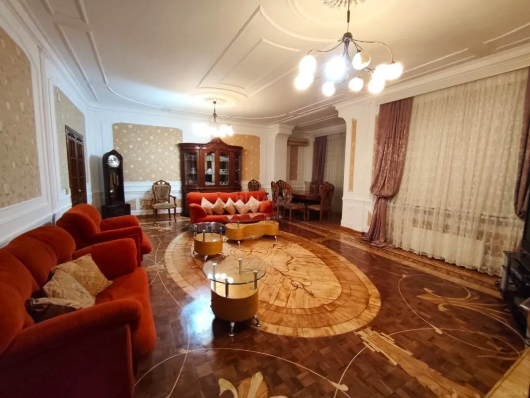 Kirayə verilir 4 otaqlı mənzil 200 m²