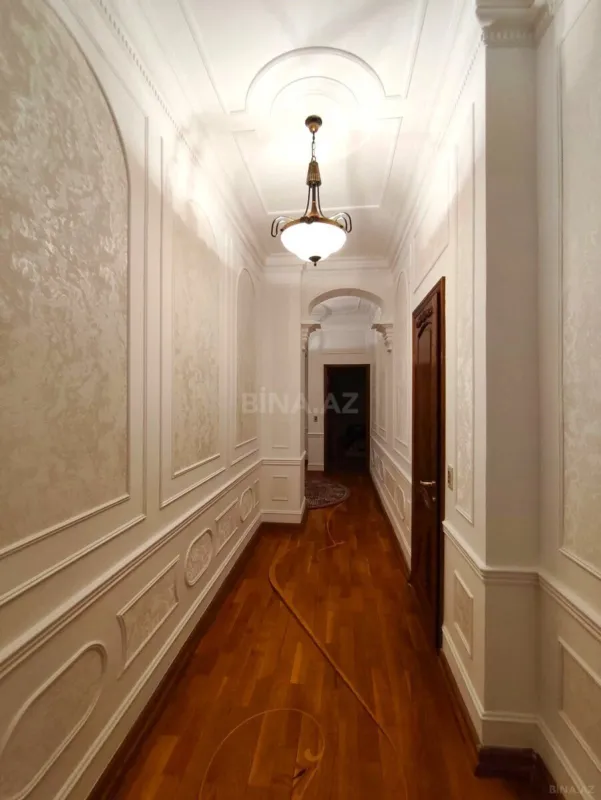 Kirayə verilir 4 otaqlı mənzil 200 m²